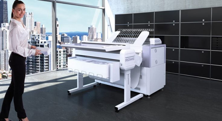 ROWE-ecoPrint-MFP_VarioFold-Compact_Person_300dpi_2600px