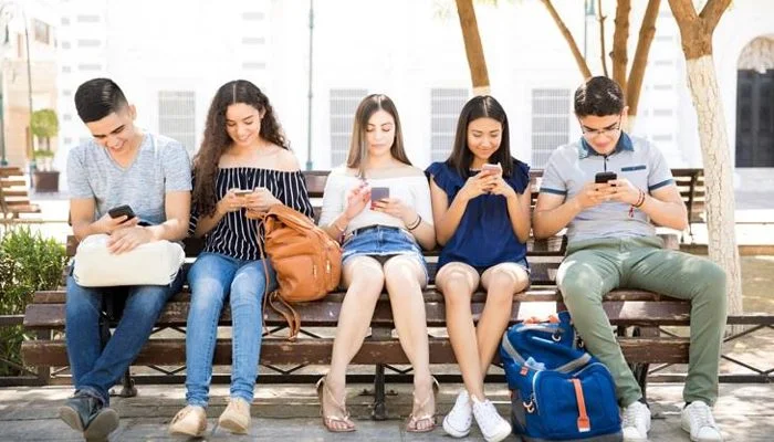 Millennials y centennials en el trabajo