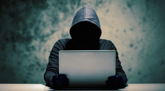 diferencia entre los Hackers y Crackers