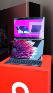 laptop Lenovo Yoga con procesador Intel Core Ultra