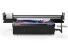 Roland DG presenta nueva impresora UV cama plana EU2-1000MF: más productiva para sustratos rígidos
