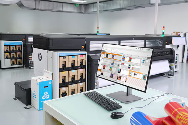 Graphics Solutions y HP Latex R530 AI Printer